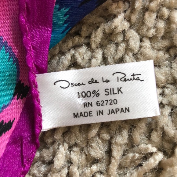 Vintage Oscar de la Renta 100% Silk Scarf - Picture 3 of 3